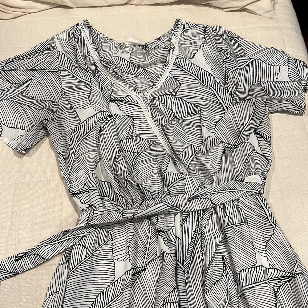 Chiffon dress with leaves and adjustable waist, size M